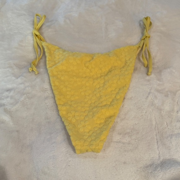 New! Dippin’ Daisys Mia Cheeky Bikini Bottom in Sunblock Yellow 31456 - Picture 9 of 15